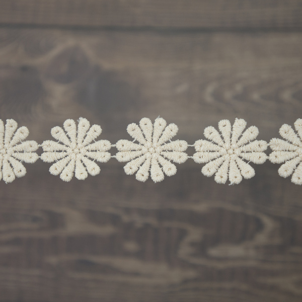 Кружево гипюр, 28 мм, цвет бежевый, 100% полиэстер, 3,5 м. Арт G-4988.371