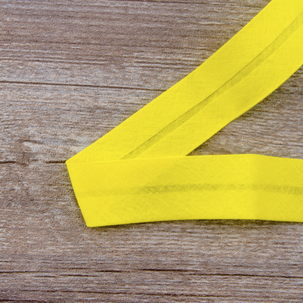Косая бейка хлопок/полиэстер на блистере, 30 мм, 2,5 м, цвет 32, желтый. Арт P06120-30мм-32          
