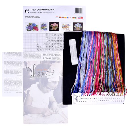 Набор для вышивания "Гортензия и роза", канва аида (черная) 18 ct. Арт 442.05                  