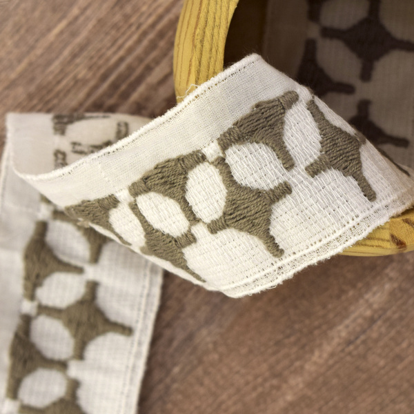 Шитье-вышивка на батисте, прошва, 40 мм, цвет белый. Арт 35706/E3