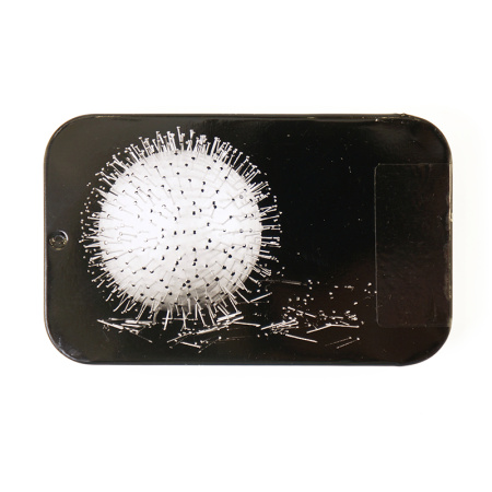 Булавки-гвоздики в жестянной коробочке. Арт PT.708.S