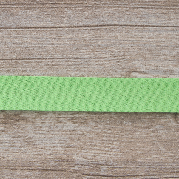 Косая бейка хлопок/полиэстер 20 мм, 25 м, цвет 128, салатовый. Арт 6120-20мм-128           