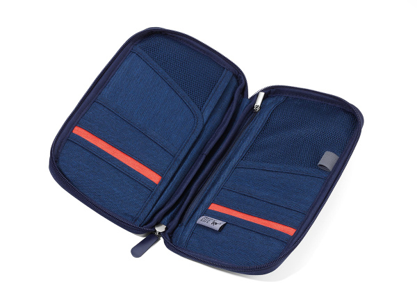 Кейс TROIKA для проездных документов, с защитой от мошенничества (для чипов RFID). Арт TRV20/DB