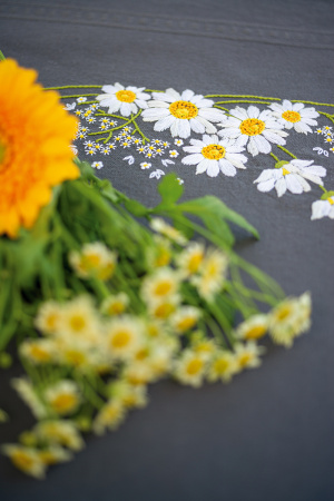 Набор для вышивания скатерти "Маргаритки" . Арт PN-0191960