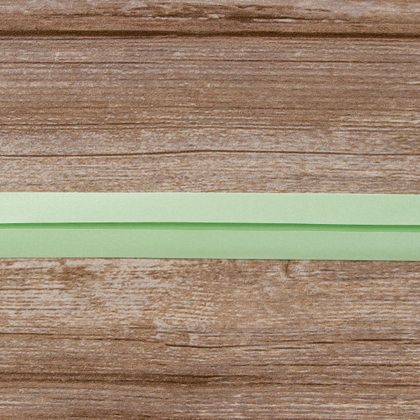 Косая бейка атласная 30 мм, 25 м, цвет 35, светло-зеленый. Арт 6260-30мм-35            