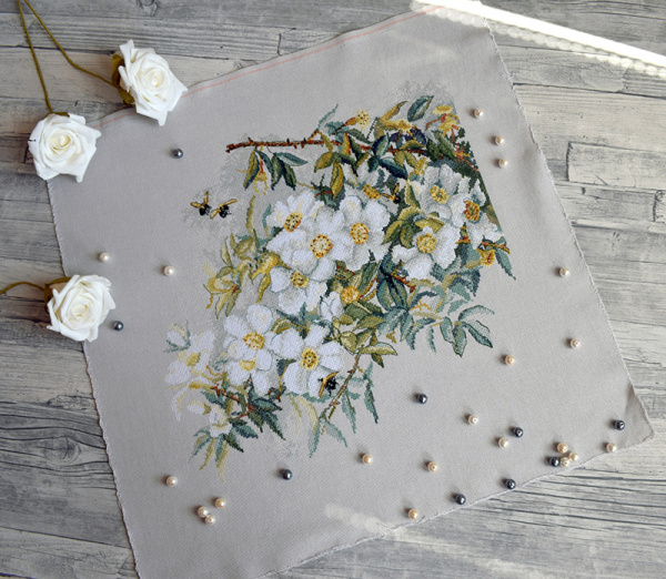 Набор для вышивания "Белый шиповник". Арт 06.002.73