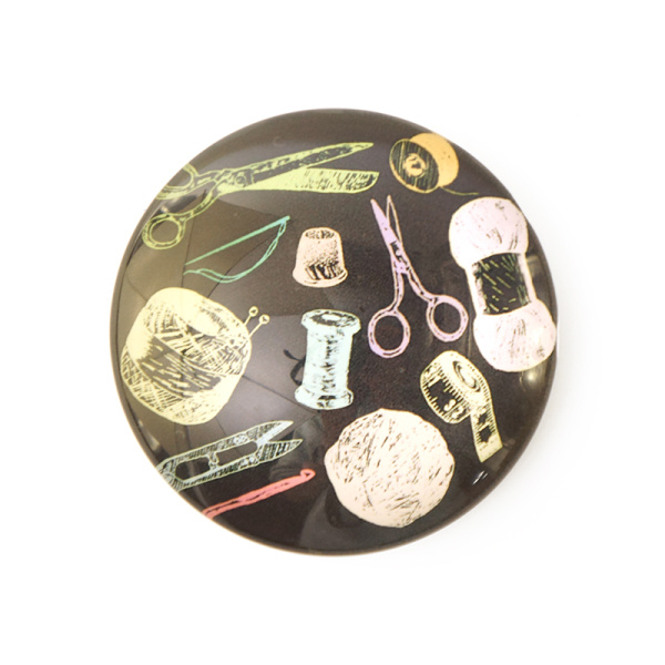 Набор магнитов стеклянных с изображением швейных сюжетов. Арт N4367/1