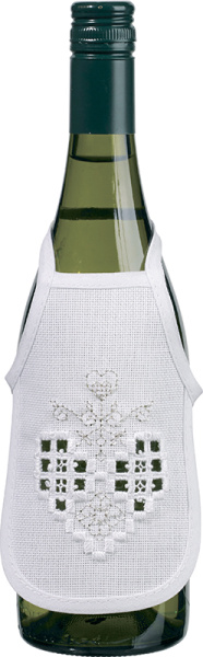 Набор для вышивания фартучков на бутылку в технике харгандер "Белые сердечки". Арт 78-0634