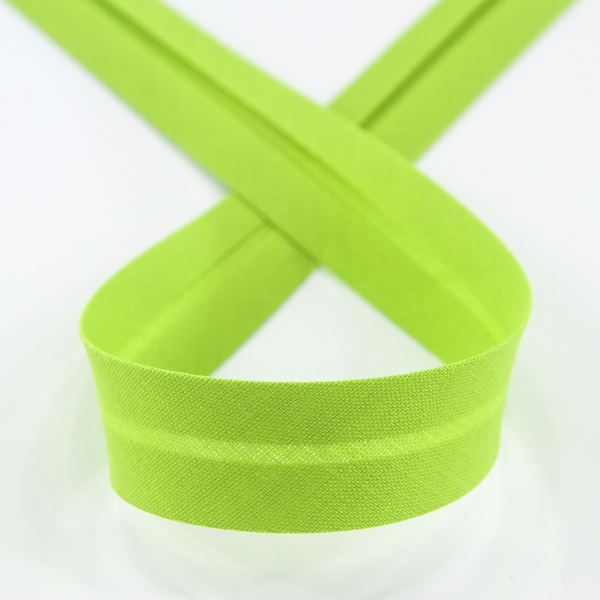 Косая бейка хлопок/полиэстер 20 мм, 25 м, цвет 118, лайм . Арт 6120-20мм-118           