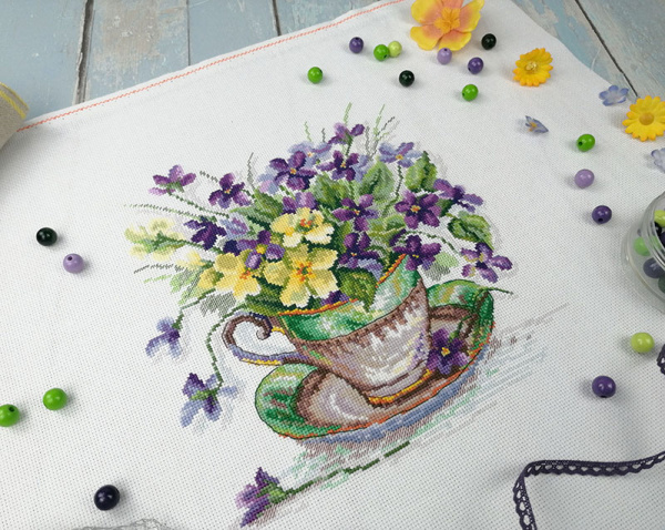 Набор для вышивания  "Калужница и фиалки". Арт 04.005.25