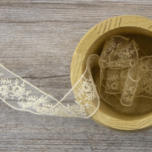 Вышивка на тюле, 23 мм, цвет экрю. Арт I647/02