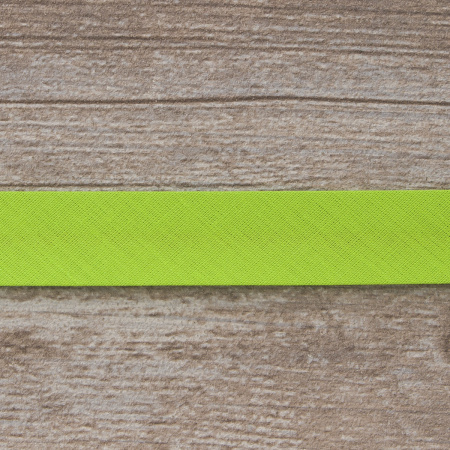 Косая бейка хлопок/полиэстер 20 мм, 25 м, цвет 118, лайм . Арт 6120-20мм-118           