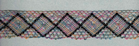 Мерсеризованное хлопковое кружево, 50 мм, цвет сиренево-серо-желто-розовый с черным. Арт 1403/A4                 