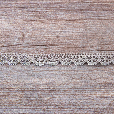 Мерсеризованное хлопковое кружево, 15 мм, цвет серый с серебристым люрексом. Арт 3247/J9                 