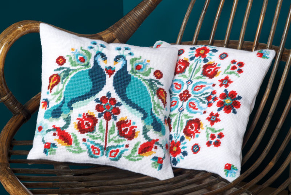 Набор для вышивания подушки "Фольклер". Арт PN-0168199