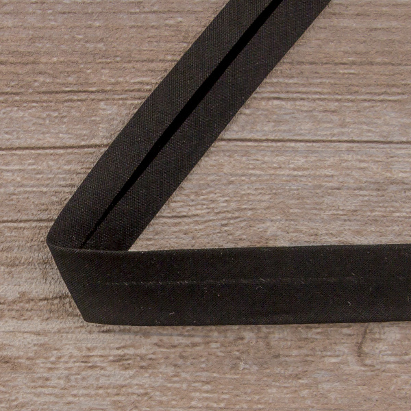 Косая бейка хлопок/полиэстер, 18 мм, 25 м, цвет 01, черный. Арт 6120-18мм-01