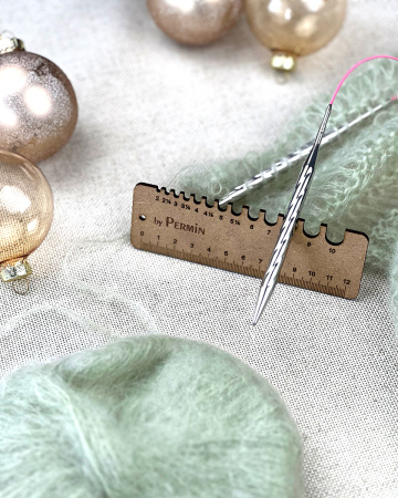 Линейка измеритель спиц и крючков . Арт 860005