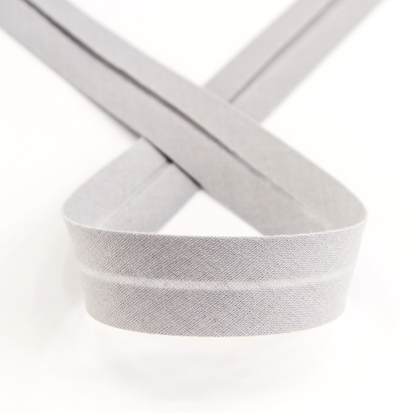 Косая бейка хлопок/полиэстер 20 мм, 25 м, цвет 87, жемчужный светло-серый. Арт 6120-20мм-87            