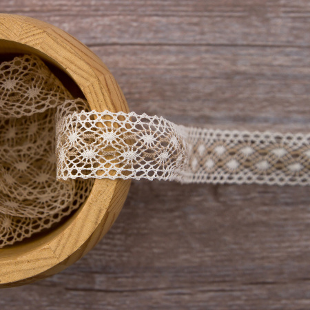Мерсеризованное хлопковое кружево, 20 мм, цвет белый с бежевым. Арт 2020/Z1