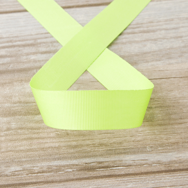 Лента репсовая SAFISA, 25 мм, 25 м, цвет 73 желто-зеленый. Арт 350-25мм-73