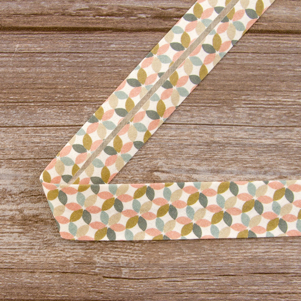 Косая бейка с рисунком SAFISA, арт.6630, 30 мм, 20 м, цвет 02. Арт 6630-30мм-02