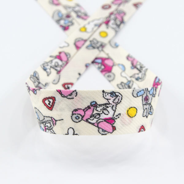 Косая бейка с детским принтом, 18 мм, цвет молочно-белый с розовым. Арт 3323/18/01