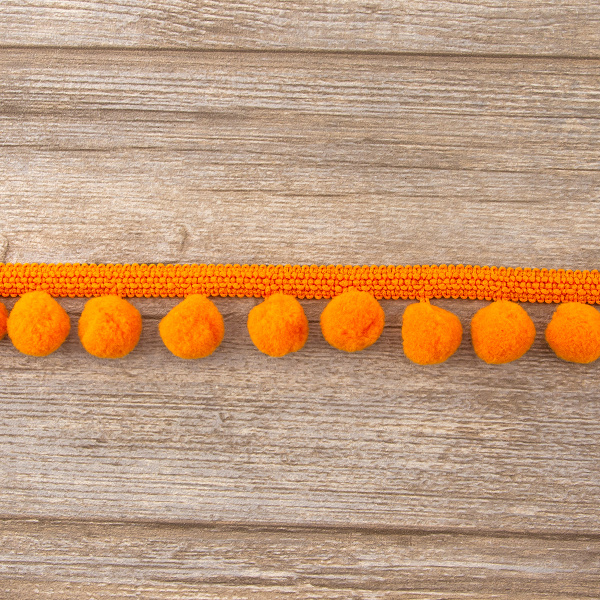 Тесьма с помпонами, диаметр 10 мм, цвет оранжевый. Арт PA-18-col.202