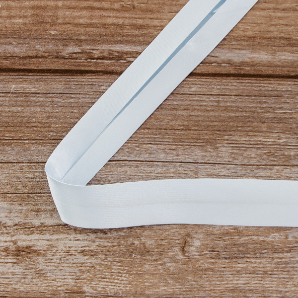 Косая бейка атласная 30 мм, 25 м, цвет 51, бледно-голубой. Арт 6260-30мм-51            