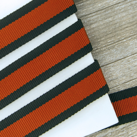 Тесьма  ременная (стропа) PEGA черная с красной полосой, 25 мм. Арт 836741025DR002         