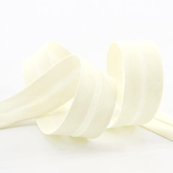 Косая бейка хлопок/полиэстер 20 мм, 25 м, цвет 12, слоновая кость. Арт 6120-20мм-12            