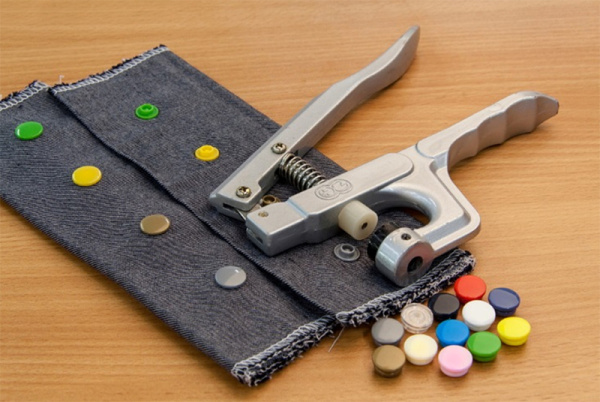 Кнопки пластиковые, 12,4 мм, цвет темно-синий. Арт 443.NAVY