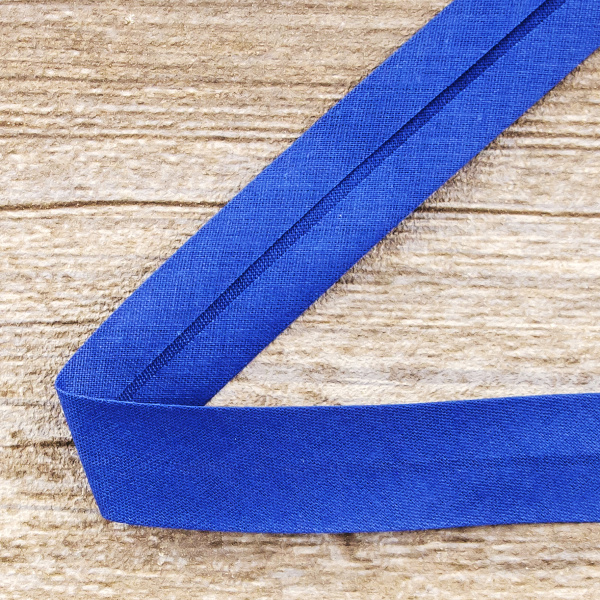 Косая бейка хлопок/полиэстер 20 мм, 25 м, цвет 70, насыщенный синий. Арт 6120-20мм-70            