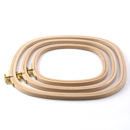 Пяльцы квадратные с замком, высота обода 9 мм, 20 х 20 см. Арт 202-2020                