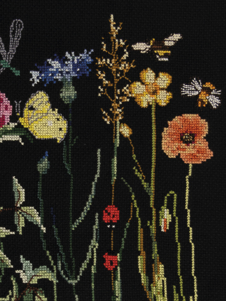Набор для вышивания "Полевые цветы", канва Aida (черная) 16 ct. Арт 577.05