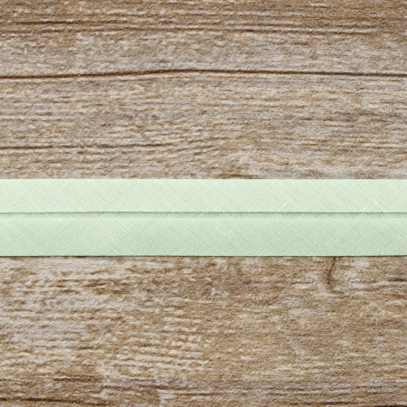 Косая бейка хлопок/полиэстер 20 мм, 25 м, цвет 35, зеленый светлый. Арт 6120-20мм-35            