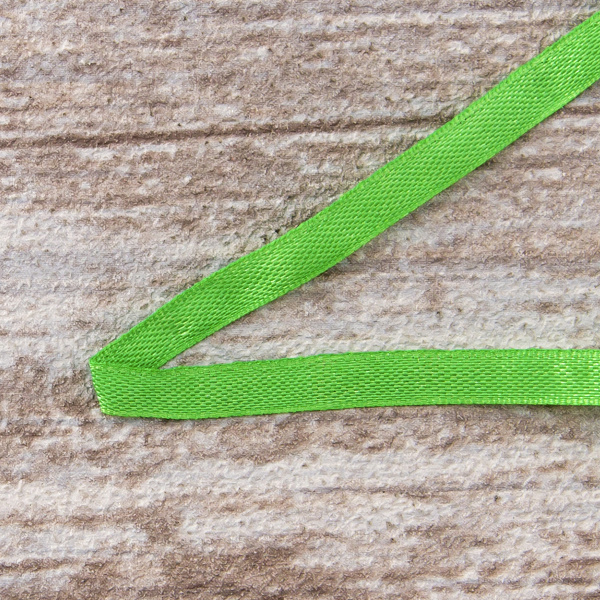 Лента для вышивания SAFISA на блистере, 4 мм, 5 м, цвет 62, майская зелень. Арт P111-4мм-62             