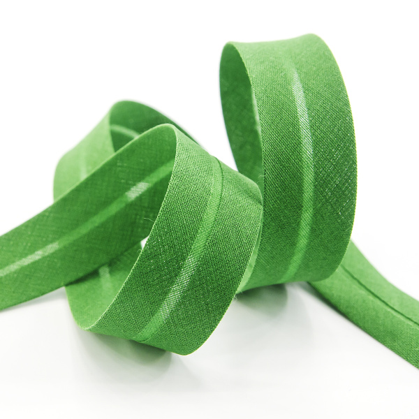 Косая бейка хлопок/полиэстер 20 мм, 25 м, цвет 74, насыщенный зеленый. Арт 6120-20мм-74            