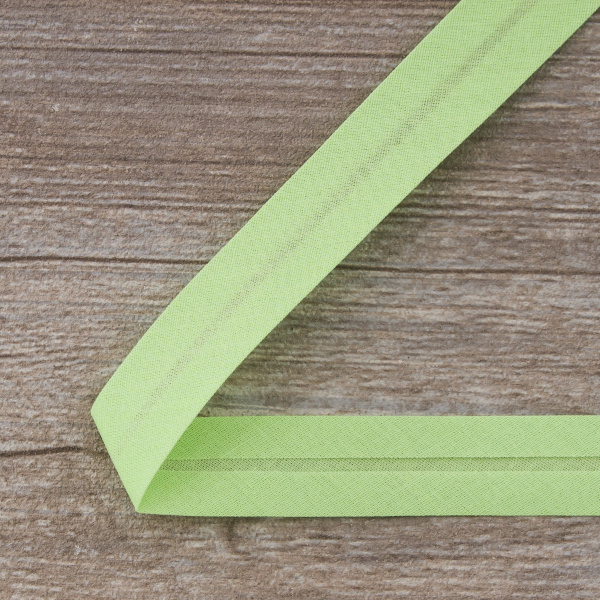 Косая бейка хлопок/полиэстер 20 мм, 25 м, цвет 140, бледно-зеленый. Арт 6120-20мм-140