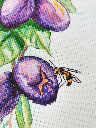 Набор для вышивания "Аромат слив". Арт 04.009.13