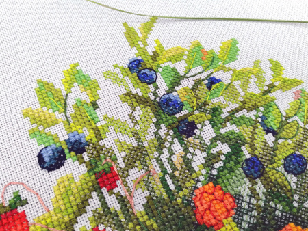 Набор для вышивания "Ягодный букет". Арт 04.009.22