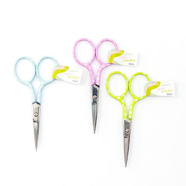 Ножницы для вышивания 95 мм, 3 цвета, 18 шт. в прикассовом стенде. Арт B4819                   