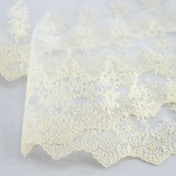 Вышивка на тюле, 91 мм, цвет экрю. Арт I661/02