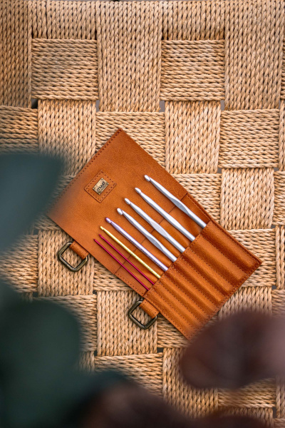 Органайзер для спиц и крючков "Carita K" Whisky. Арт QB-4733/Whisky