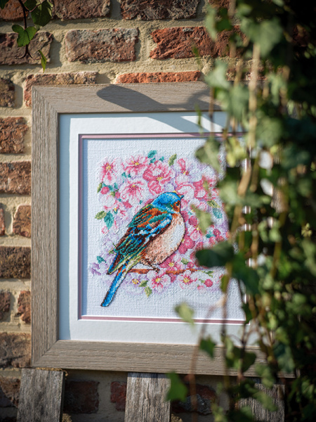 Набор для вышивания "Птица среди цветов". Арт PN-0147275