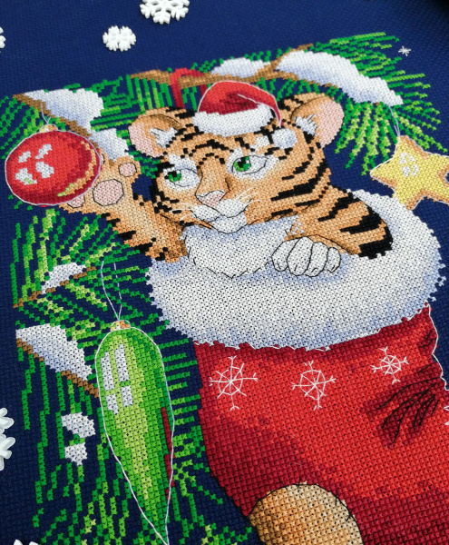 Набор для вышивания  "Новогодний сюрприз". Арт 01.033.34