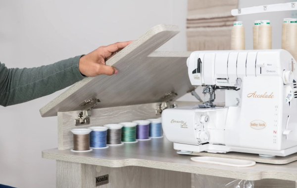 Стол раскладной SERGER CENTER для шитья на оверлоке. Арт KLA.SC-W001