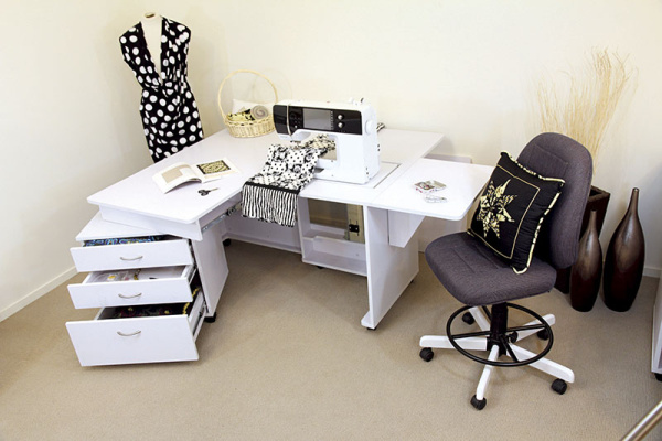 Стол раскладной для швейной машины с раскройным местом QUILTERS VISION, белый. Арт TLM.Q-W001T