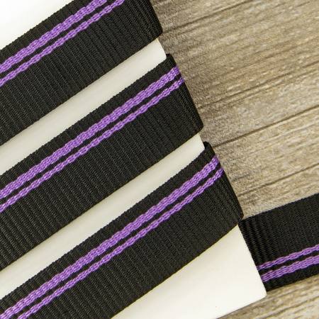 Тесьма  ременная (стропа) PEGA черная с фиолетовыми полосами, 25 мм. Арт 836741625DP002          