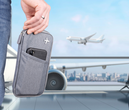 Кейс TROIKA для проездных документов, с защитой от мошенничества (для чипов RFID). Арт TRV20/GY