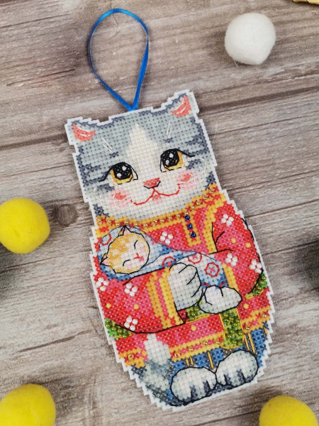 Набор для вышивания на пластиковой канве "Кот Баюн и Кошка Матрешка". Арт 23.001.14